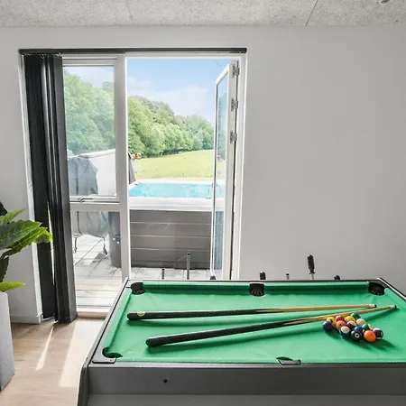 Awesome In With Sauna הדרסלב